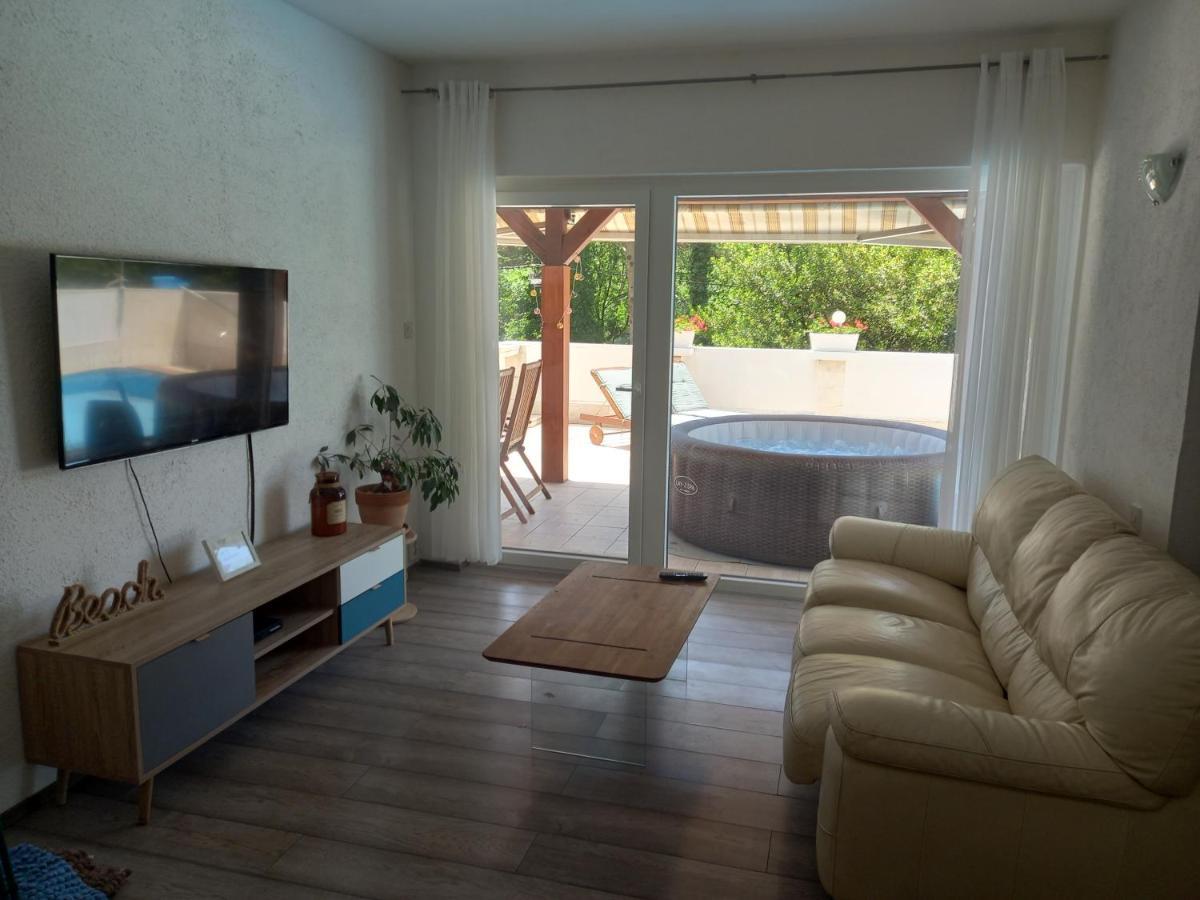Vila Brig 108 - Private Swimming Pool And Jacuzzi Rijeka Exterior photo